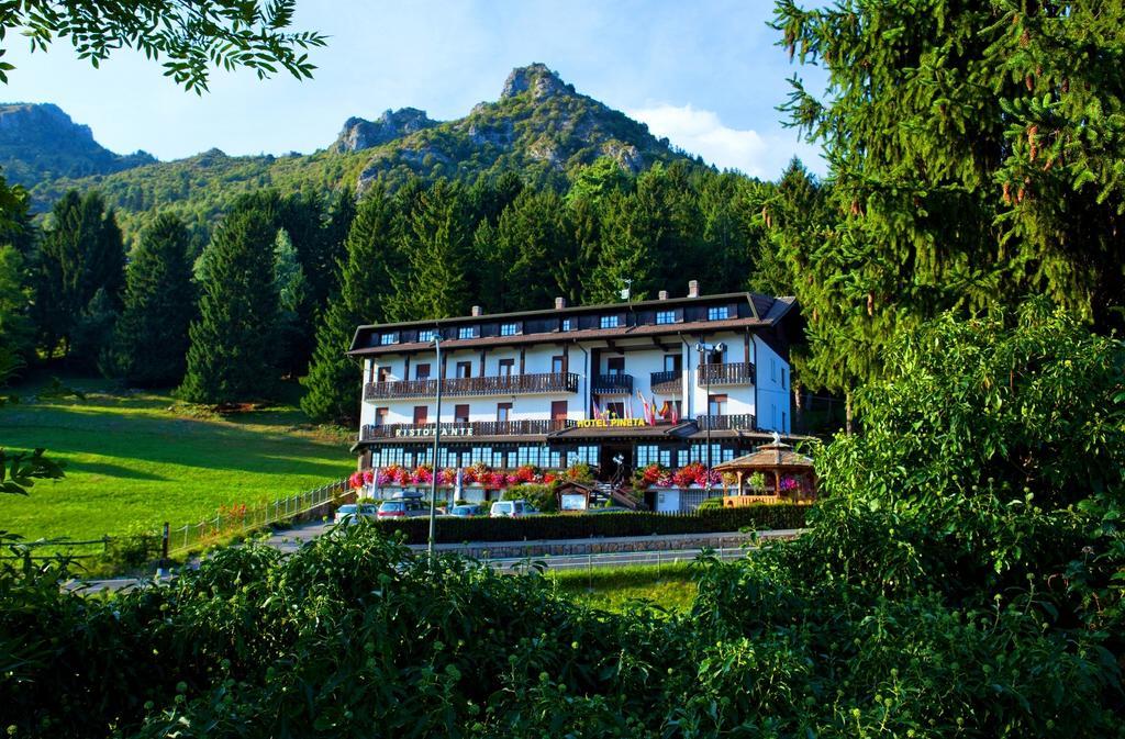Hotel Pineta カスティオーネ・デッラ・プレゾラーナ エクステリア 写真