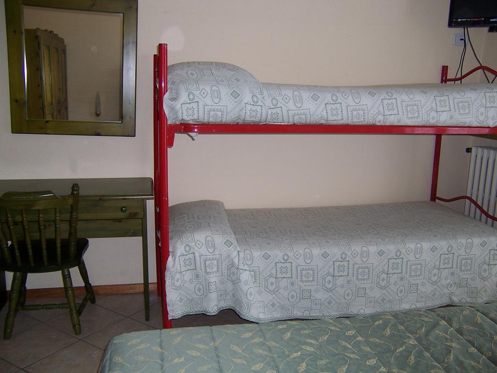 Hotel Pineta カスティオーネ・デッラ・プレゾラーナ 部屋 写真
