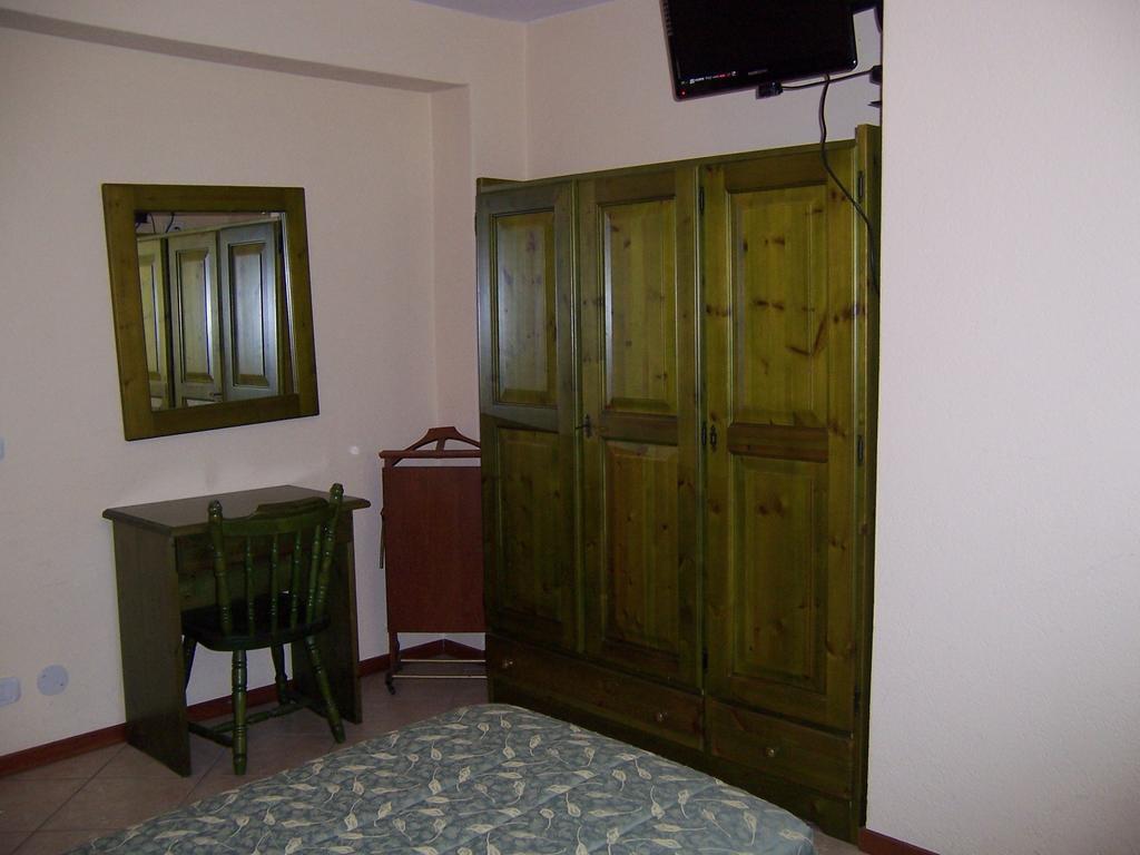 Hotel Pineta カスティオーネ・デッラ・プレゾラーナ 部屋 写真